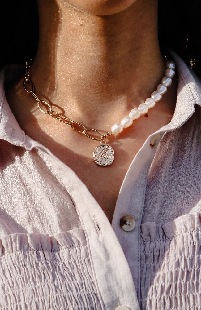 Coin Charm Pearl & Chain Necklace