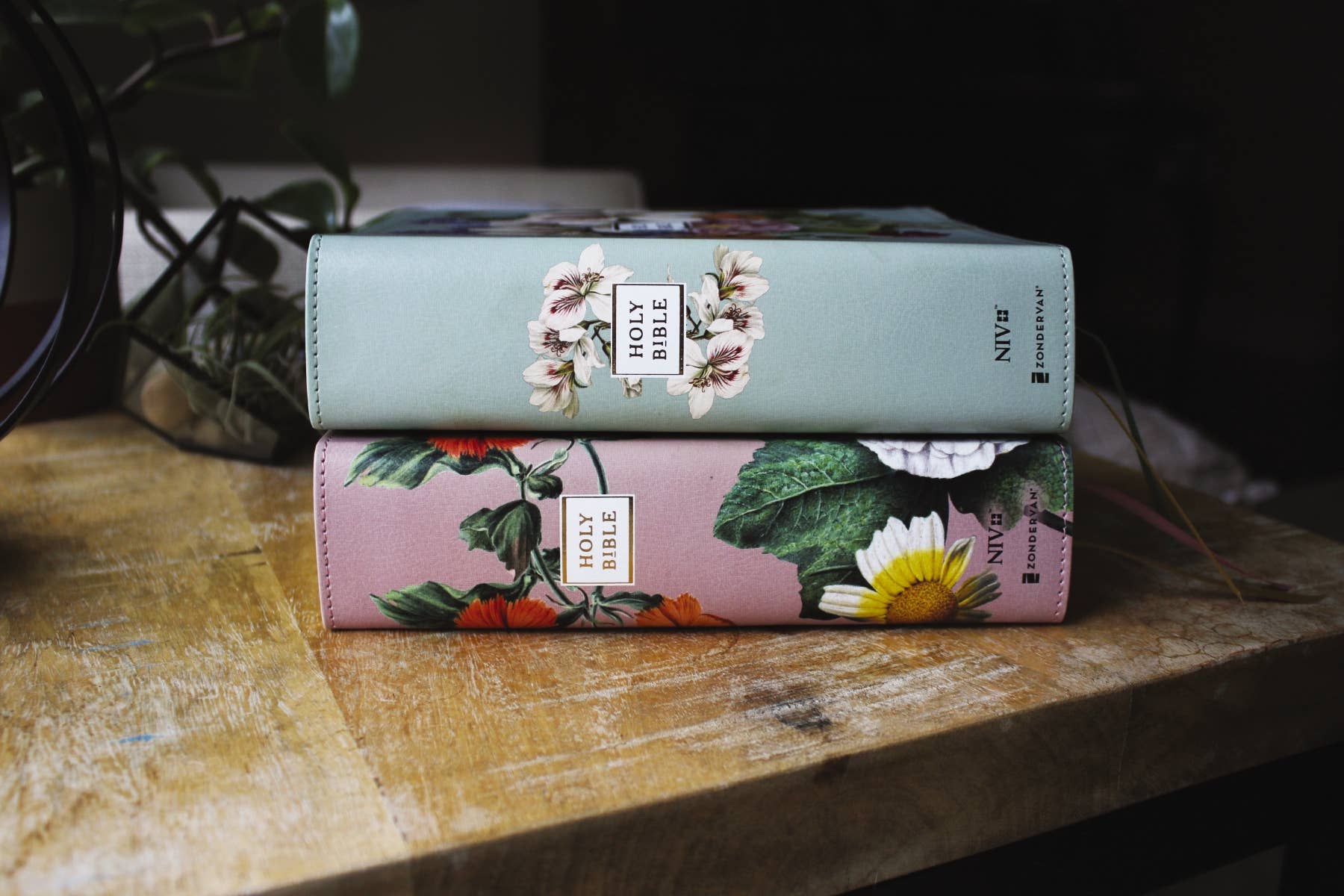 NIV Artisan Bible - Sage Floral